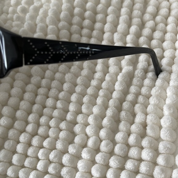 Jones New York. Sunglasses. - Picture 2 of 4